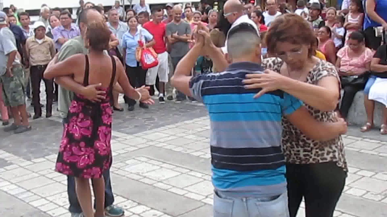 Marimba USULA Municipal, con el Tema de Lidia Handal, Jamás. YouTube