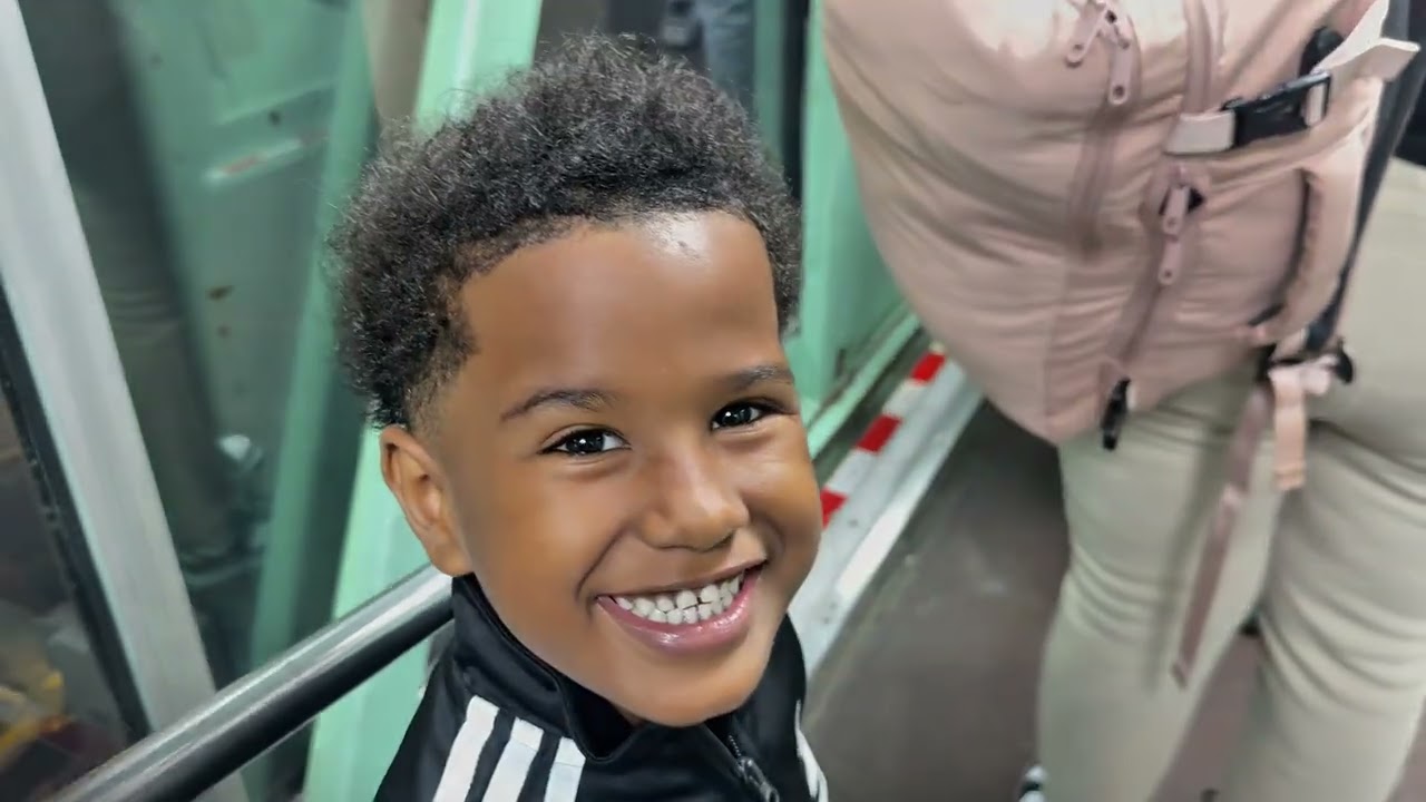 El Primer Viaje en Avión de Thiago Novas con mamá ✈️👦