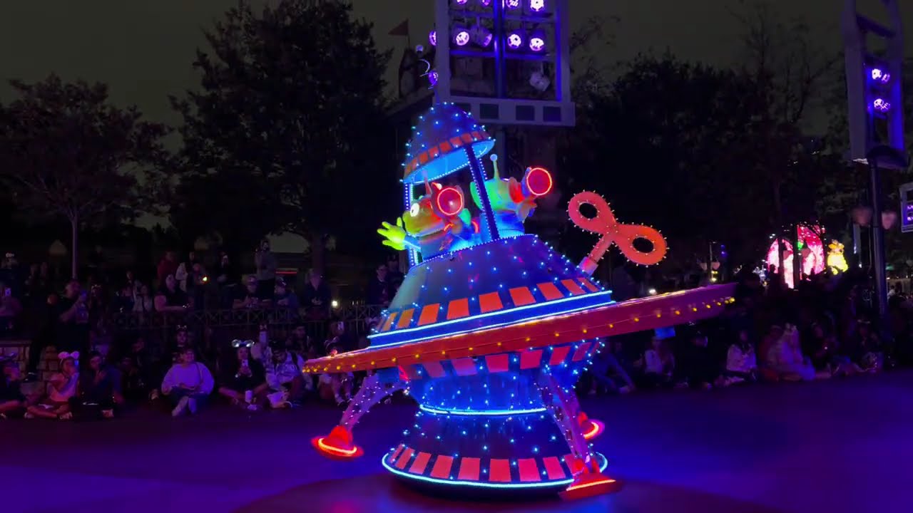 PAINT THE NIGHT PARADE | DISNEYLAND PARK Disneyland 70 2025