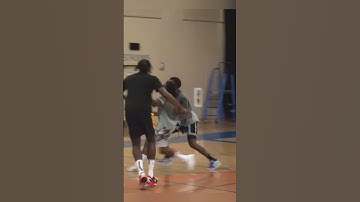 Eric Bledsoe is a BLUR 💨 #jushoop #shorts