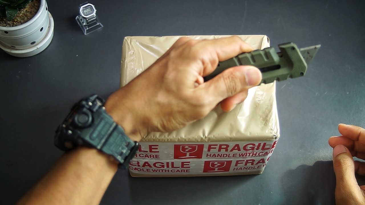 GAV01 G-Shock unboxing: Lets talk about this abomination.