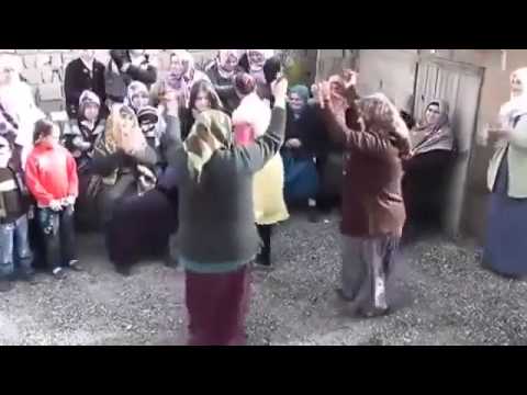 Gülşen'in 'Yatcaz Kalkcaz Ordayım' şarkısına davul zurna eşliğinde oynayan teyzeler