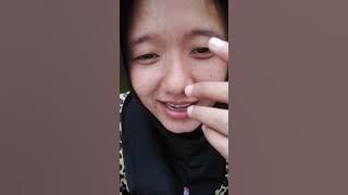Deschah Desi Chahyati  sedang live!