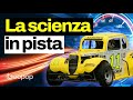 In pista con Alberto Naska su un'auto da corsa, la tecnica della guida sportiva