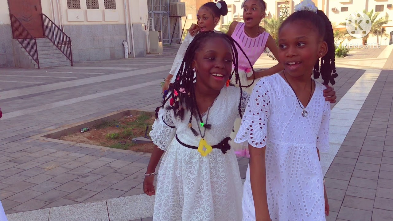 كليب ما أحلى أن نعيش