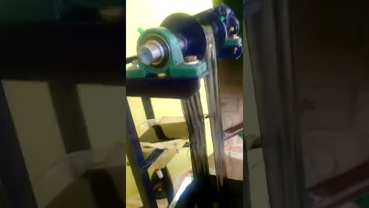 Mechanical Engineering Project ( BELT TYPE OIL SKIMMER ) Part 2