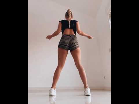 Hot twerk / great booty control / hot blonde / sexy shorts.