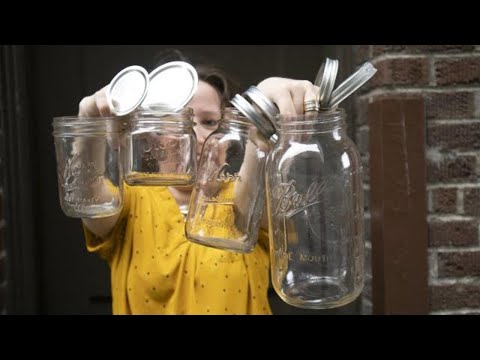 Video: Cum Să Sterilizați Cutii De Semifabricate într-o Oală Cu Apă