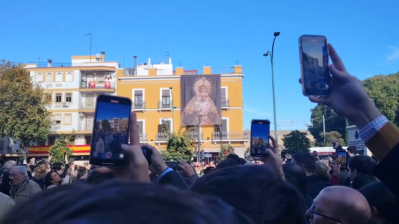 MACARENA DE ABEL MORENO POR EL CARMEN DE SALTERAS LA MAÑANA DEL 8-12-2025 EN SEVILLA 
