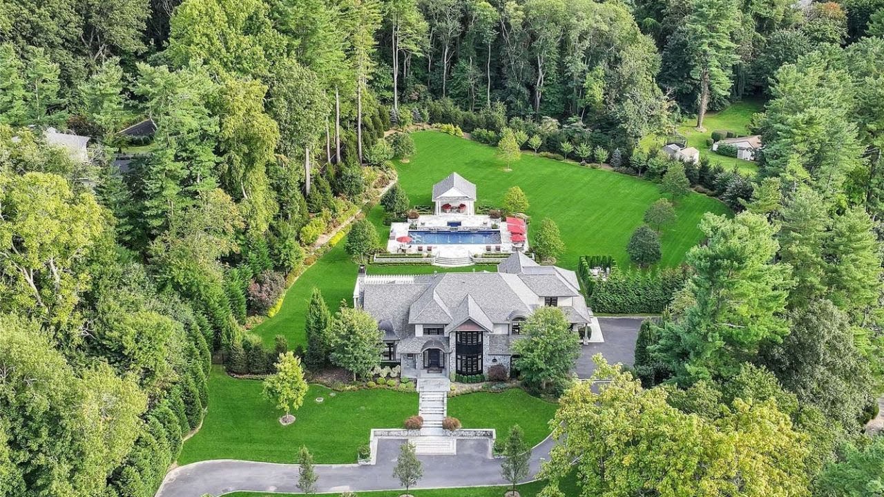 1263 Pine Valley Rd, Upper Brookville, NY 11771