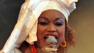 Video thumbnail of "Oumou Sangare - Iyo Djeli"