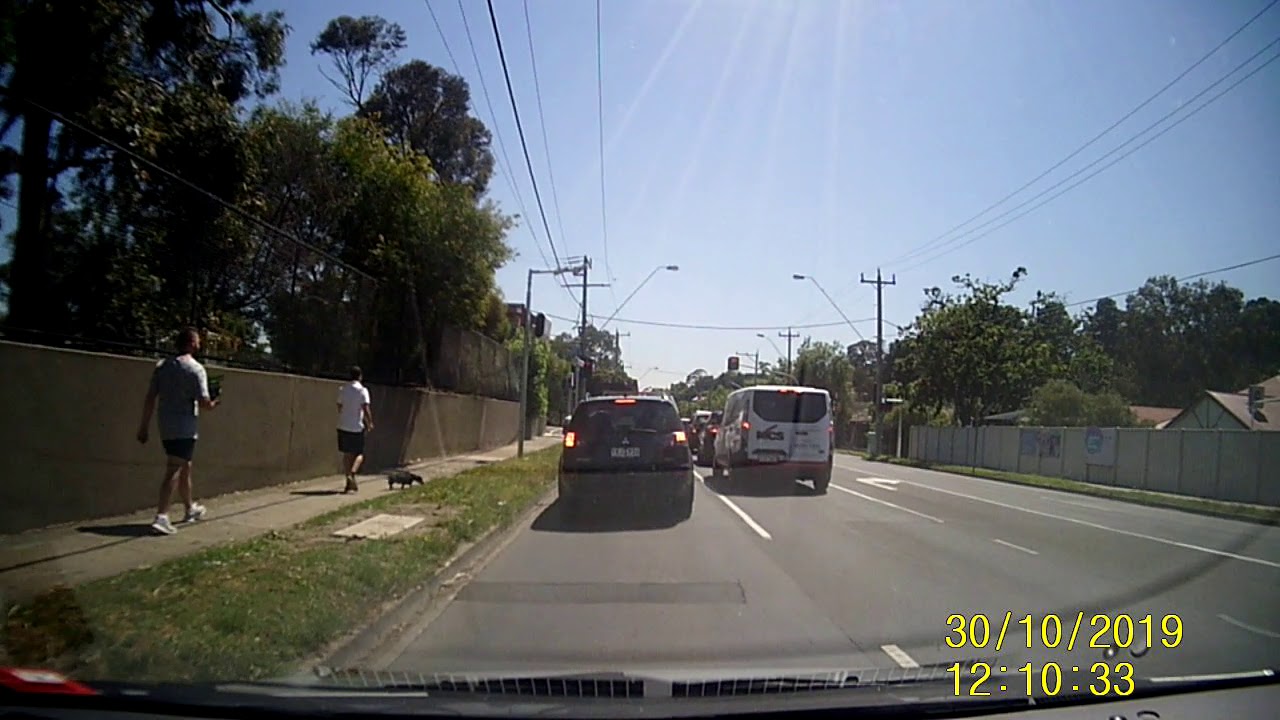Rosanna Road and Darebin Street, Northbound, Heidelberg Red light