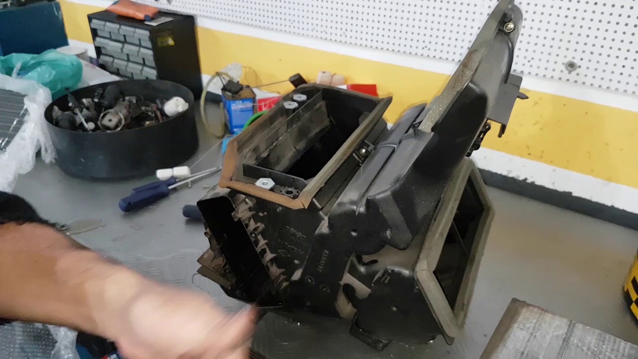 Vazamento no Radiador de Ar Quente Renault Clio