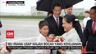 Ibu Iriana Usap Wajah Bocah yang Kehujanan