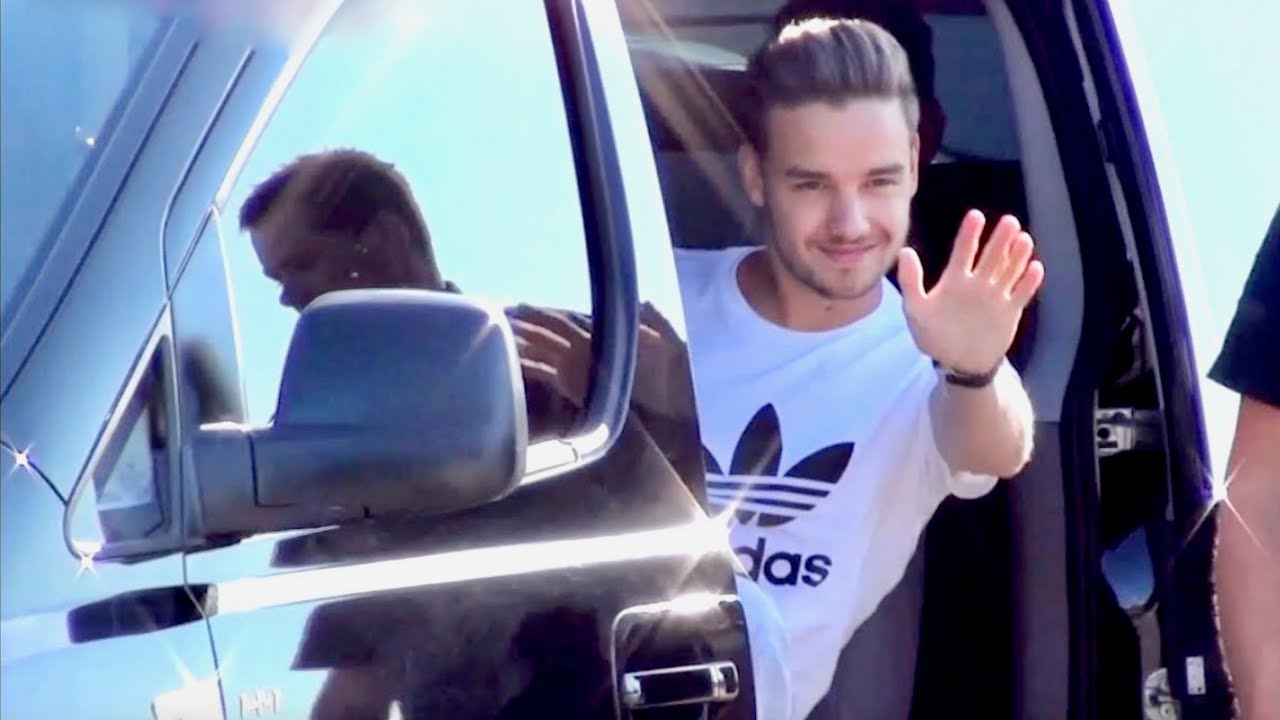 ONE DIRECTION ARRIVES IN SYDNEY!!