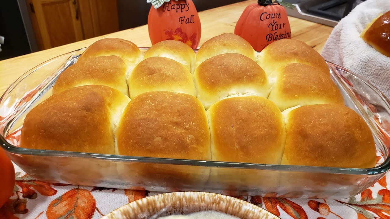 Best Dinner Rolls - Ranch Style Kitchen