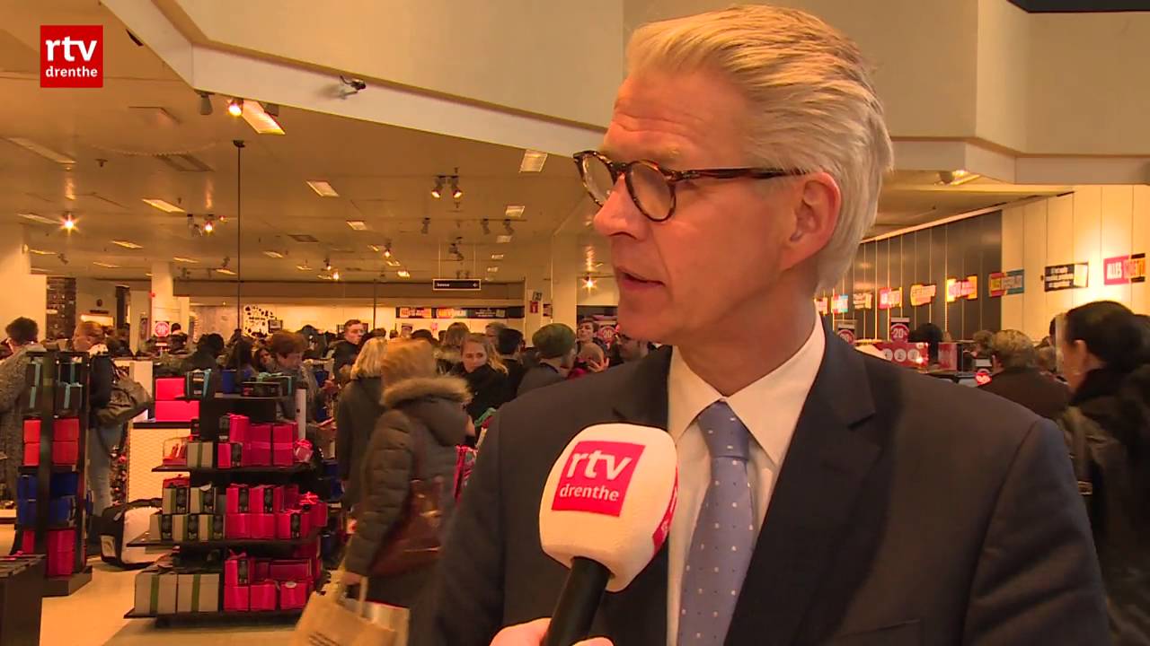 Rijen bij de V&D in Assen: 'Het was hier nog nooit zo druk'