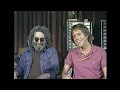 Capture de la vidéo Grateful Dead - Excellent 6-Min Bob Weir/Jerry Garcia/Phil Lesh Interview (1981)