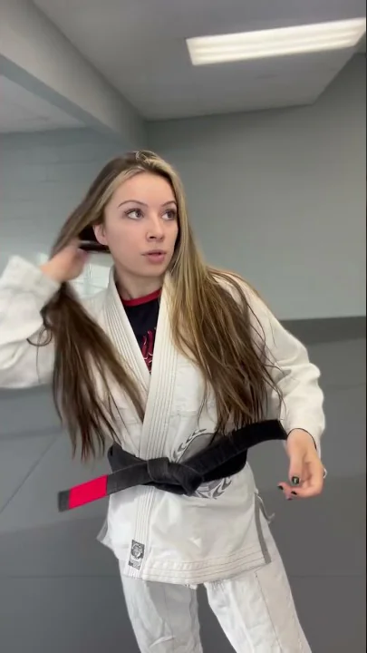 BJJ Star Danielle Kelly PERFECTLY Predicts UFC 269...