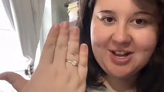 Download Lagu Woman Gets Engaged To Man Who Just Finished 13 Years In Prison MP3