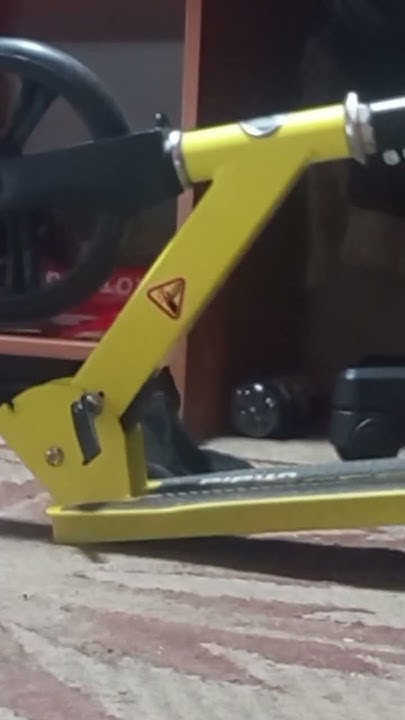 тутор как сложить самокат от меня легко и просто (нет) - YouTube