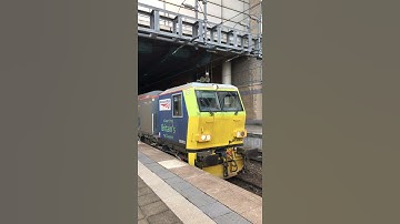 Network Rail DR98932 With Tone at Manchester Victoria