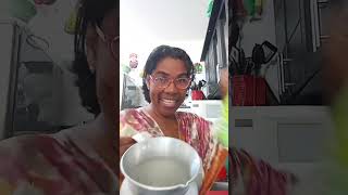 Cocinando  comida  leche hervida con galletas de soda y un recordatorio hasta el fin del mundo 🌍