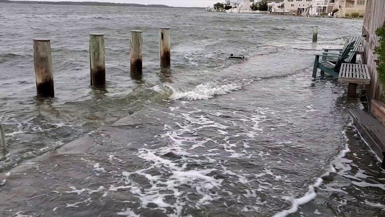 High tide in Fenwick Island - YouTube