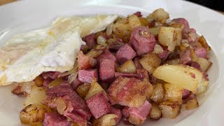 A  QUICK SIMPLE WAY TO USE UP THAT LEFTOVER CORN BEEF/OLD SCHOOL CORN BEEF HASH & EGGS OVER EASY