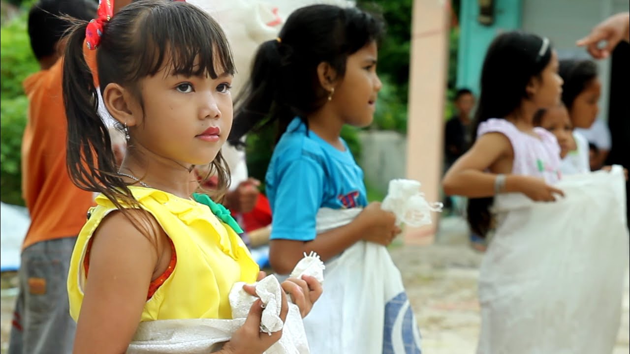 Lucu Lomba 17 agustus 2016 - lomba balap karung episode 2 