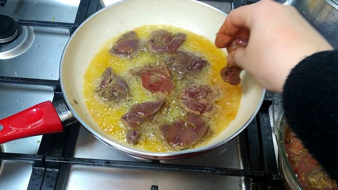 كبدة الدجاج الجبارة عملت الاكلة اللى بيتكسفوا يعملوها 😅طريقة عمل كبد وقوانص الدجاج بطعم روووعة