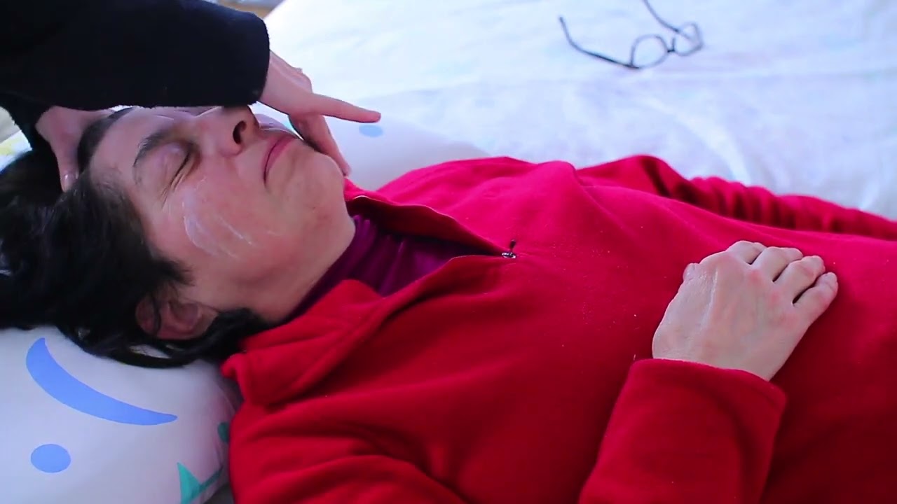 DONNA DI 60 ANNI NE DIMOSTRA 20 in meno  USANDO QUESTA MASCHERA AL BICARBONATO | ChiaraMonique