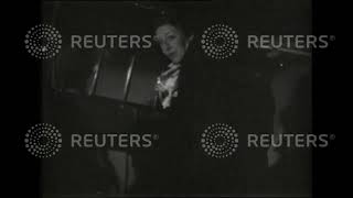 1936 Amy Mollison departs from Gravesend