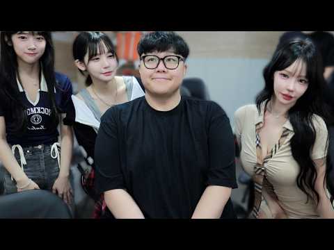 여캠한테 둘러쌓인 장마군ㅋㅋㅋㅋㅋㅋㅋㅋㅋㅋㅋ thumbnail