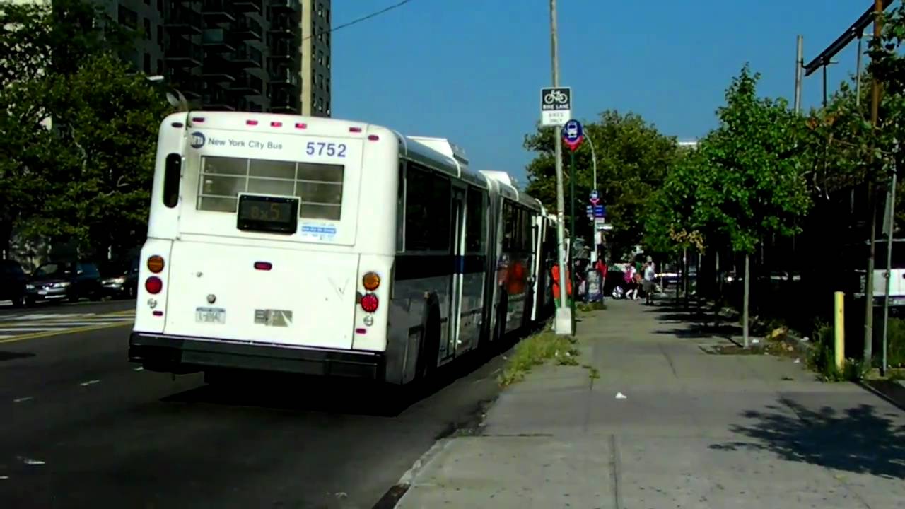 Double Pelham Bay Bound New Flyer D60HF 5346/5752 Bx5 at White Plains