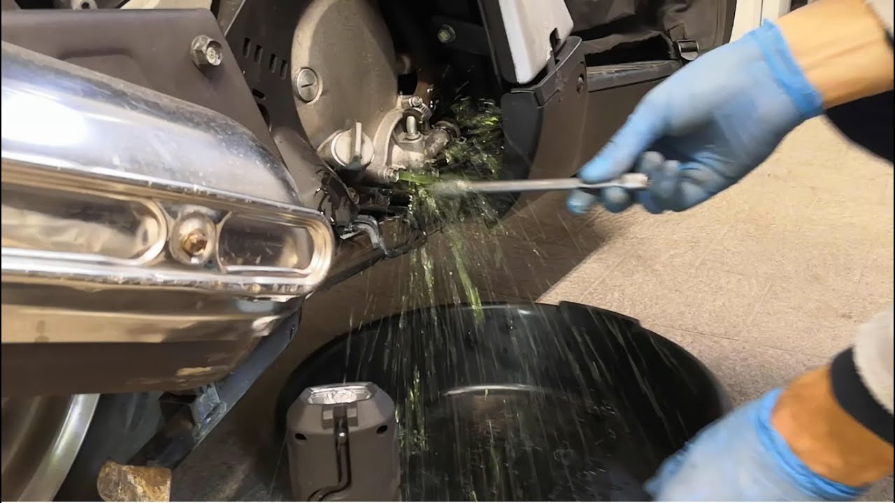 Sostituzione liquido antigelo motore Honda SH 125i