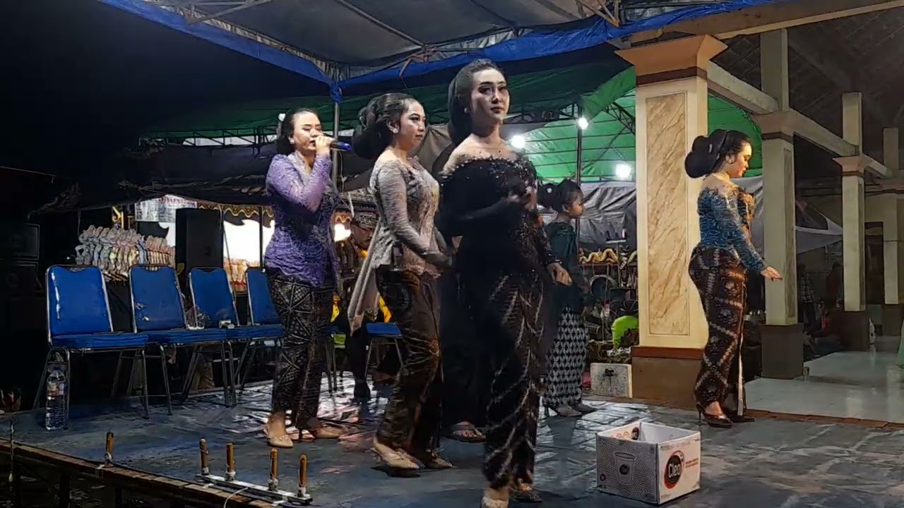 Seni: Tayub;... Lagu-lagu campursari paling gayeng,.... Campursari Adi Budoyo