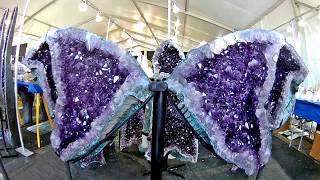 Tucson is the home of world's largest gem, mineral and fossil show.
millions tons incredible stones are shipped here every year for annual
show...