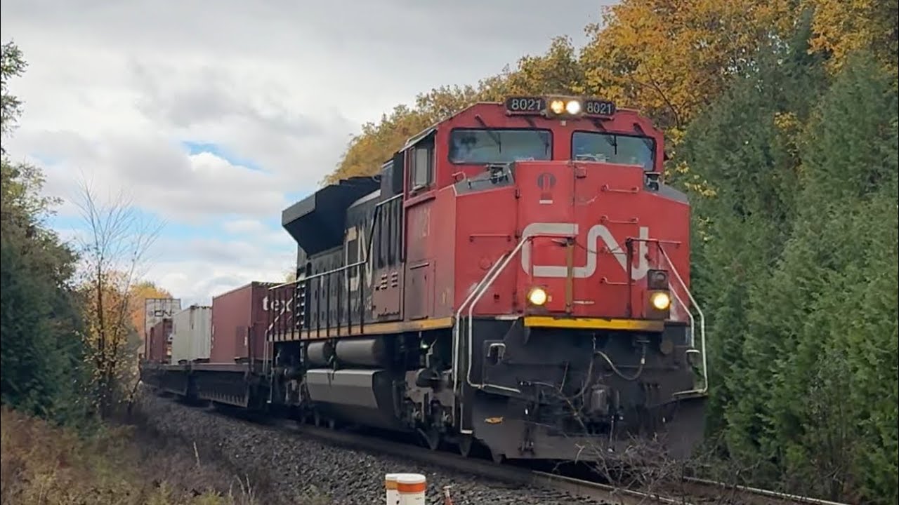 Thundercab! CN Q107 at Pine Orchard