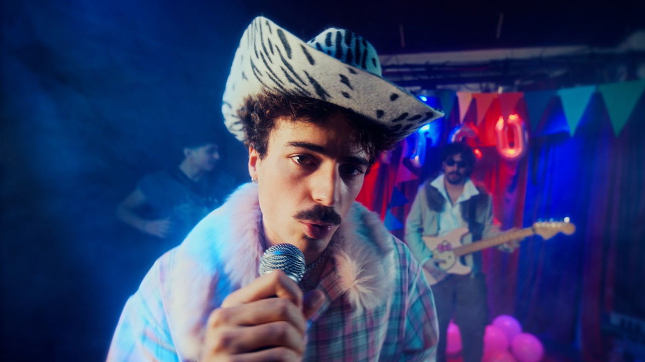 Chico da Tina - SOU GRANDE NO AMOR *é o luso-piseiro!!*