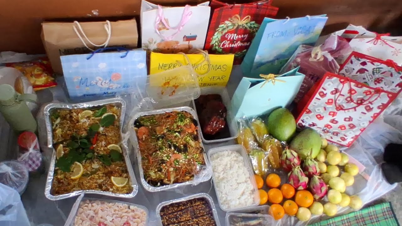 CHRISTMAS  GATHERING  WITH MY FRIENDS 