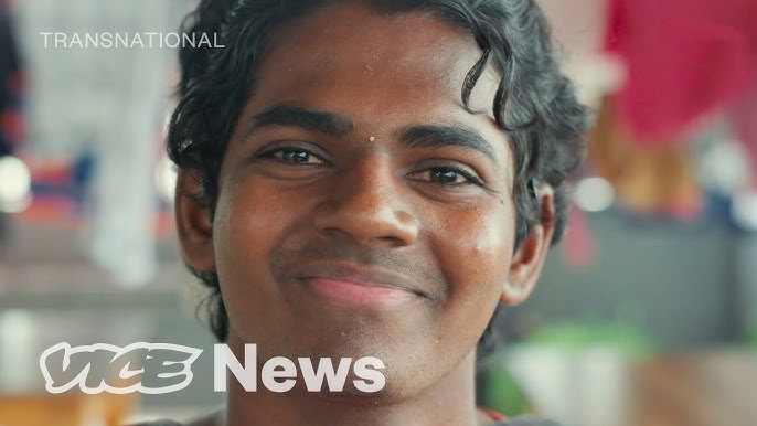 Yalangoch holda chiroyli ichki kiyimda BBW Samantha porno