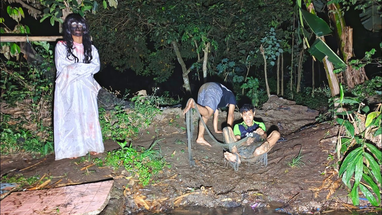 Kuntilanak Kerjain Orang Jala Ikan || Prank Kuntilank Lucu || New Ghost Prank