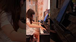 A successful piano student, Bugs Bunny, Looney Tunes, Tom and Jerry, Hungarian Rhapsody, Franz Liszt