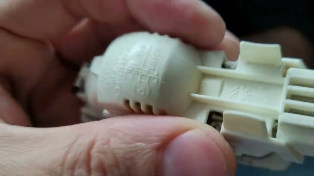 Como reemplazar luces de cortesía Citroen C3 ???