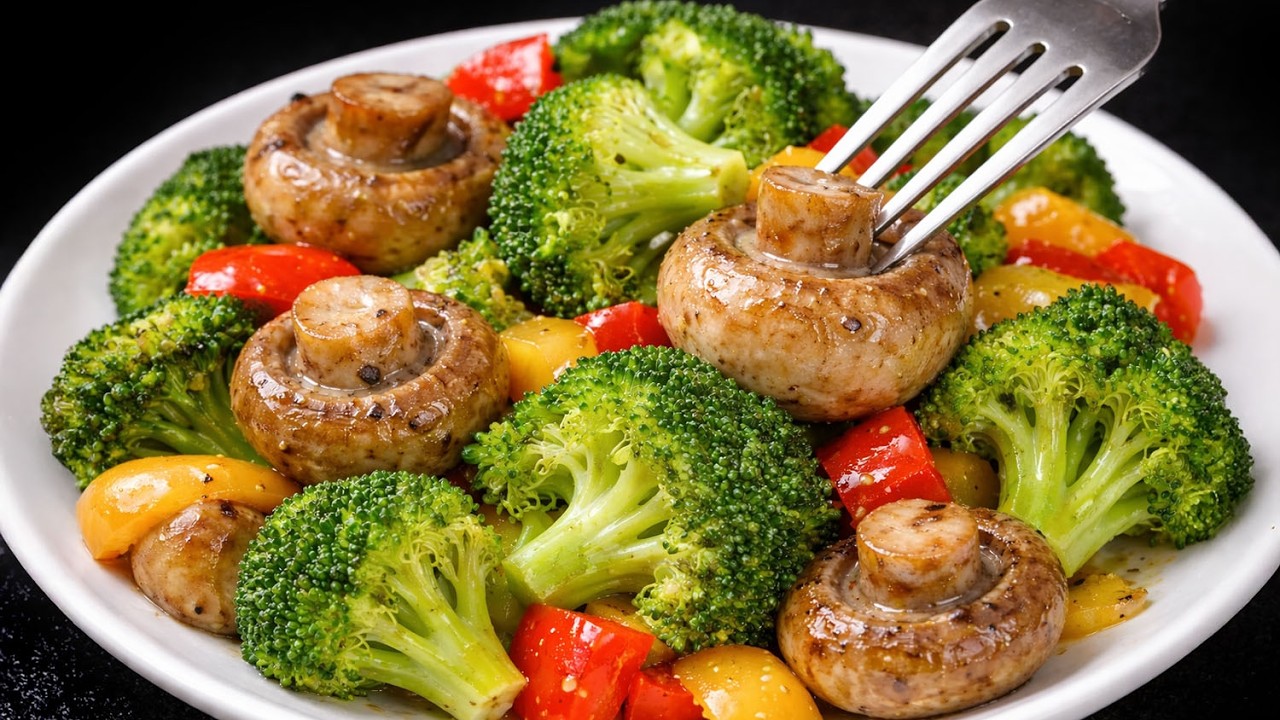 Брокколи и грибы никогда не были такими вкусными. Эти грибы даже вкуснее мяса.