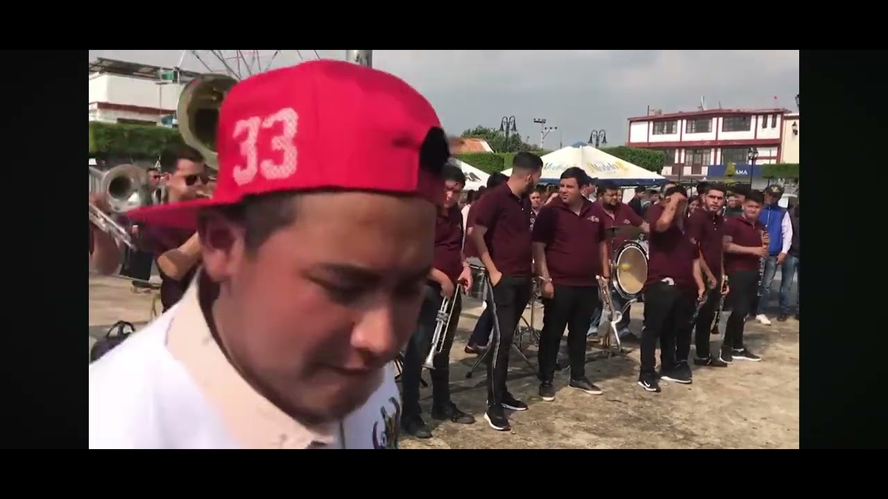 Banda oaxaqueña vs banda sinaloense 