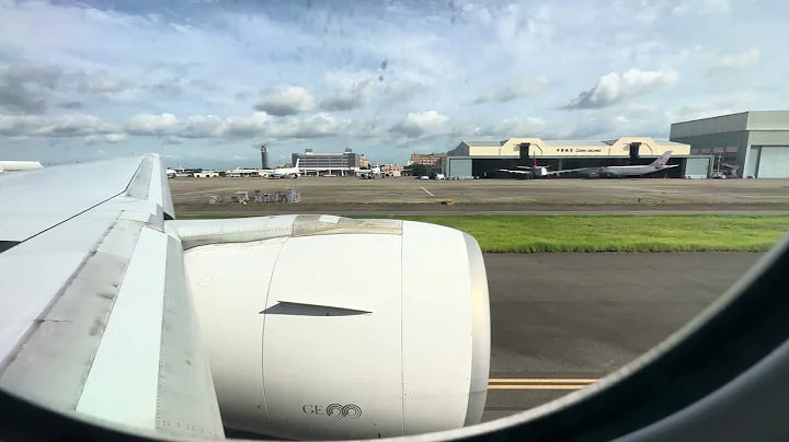 长荣航空波音777桃园国际机场起飞 超猛引擎推力 - 天天要闻