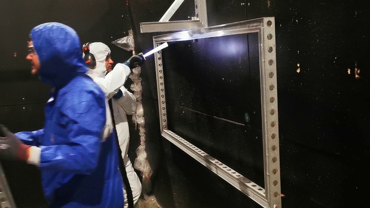 Droogijsstralen van modulaire standenbouw frames .