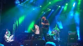 Video thumbnail of "Four Year Strong - 'Find My Way Back' (live @ Jera On Air 2017)"